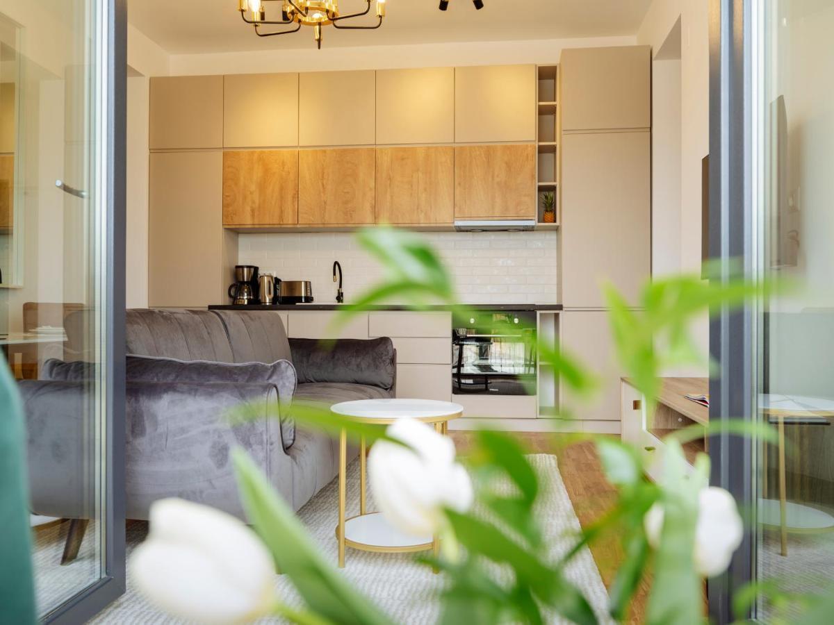Sunny 2Br Flat - Top Location - Amazing Balcony Bukarest Eksteriør billede