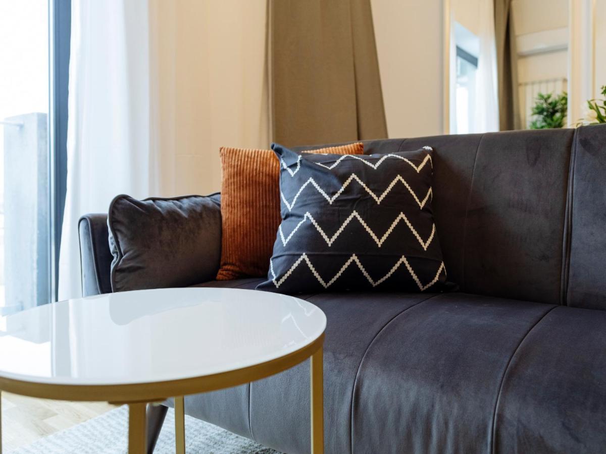 Sunny 2Br Flat - Top Location - Amazing Balcony Bukarest Eksteriør billede