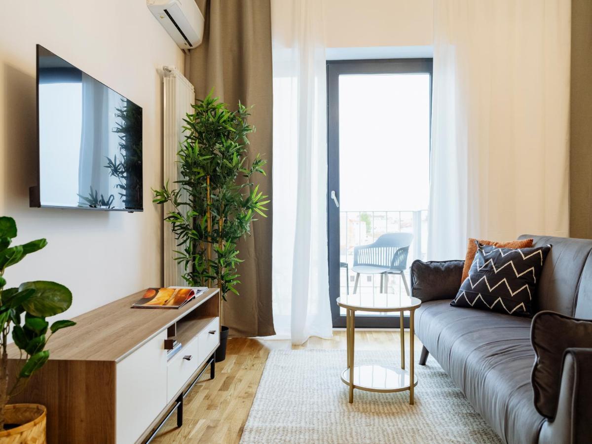 Sunny 2Br Flat - Top Location - Amazing Balcony Bukarest Eksteriør billede