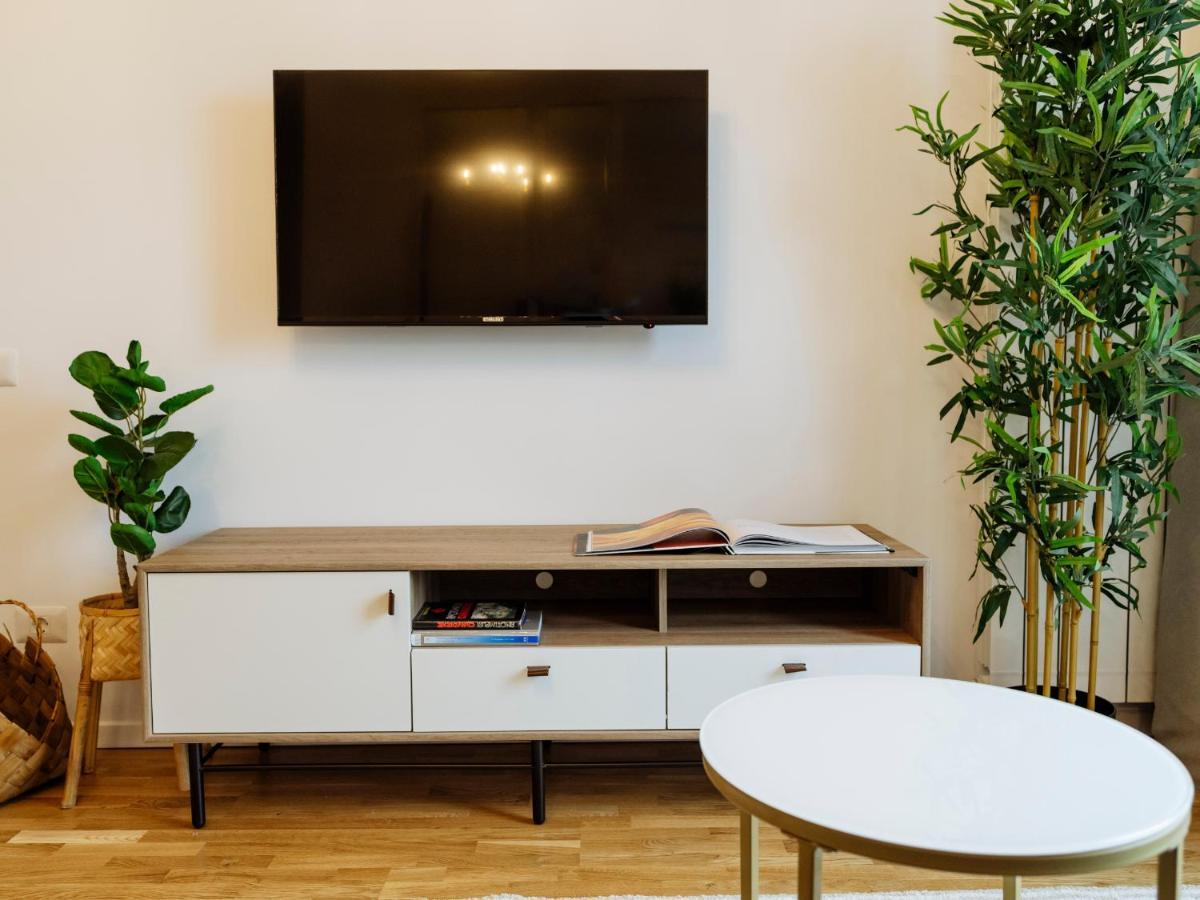 Sunny 2Br Flat - Top Location - Amazing Balcony Bukarest Eksteriør billede